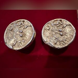 Donna Karen DKNY Brushed Matte Gold Tone Round  Coin 1.5” Vintage Clip Earrings